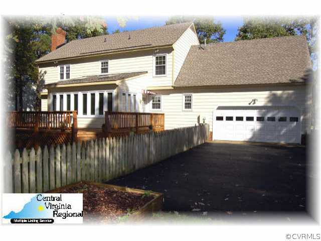 12831 Knightcross Road Midlothian, VA 23113 - Photo 10 of 10 a view of a balcony with an outdoor space