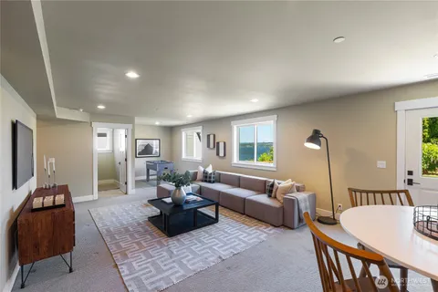 $2,375,000 | 1124 Lake Washington Boulevard South, Seattle, WA 98144