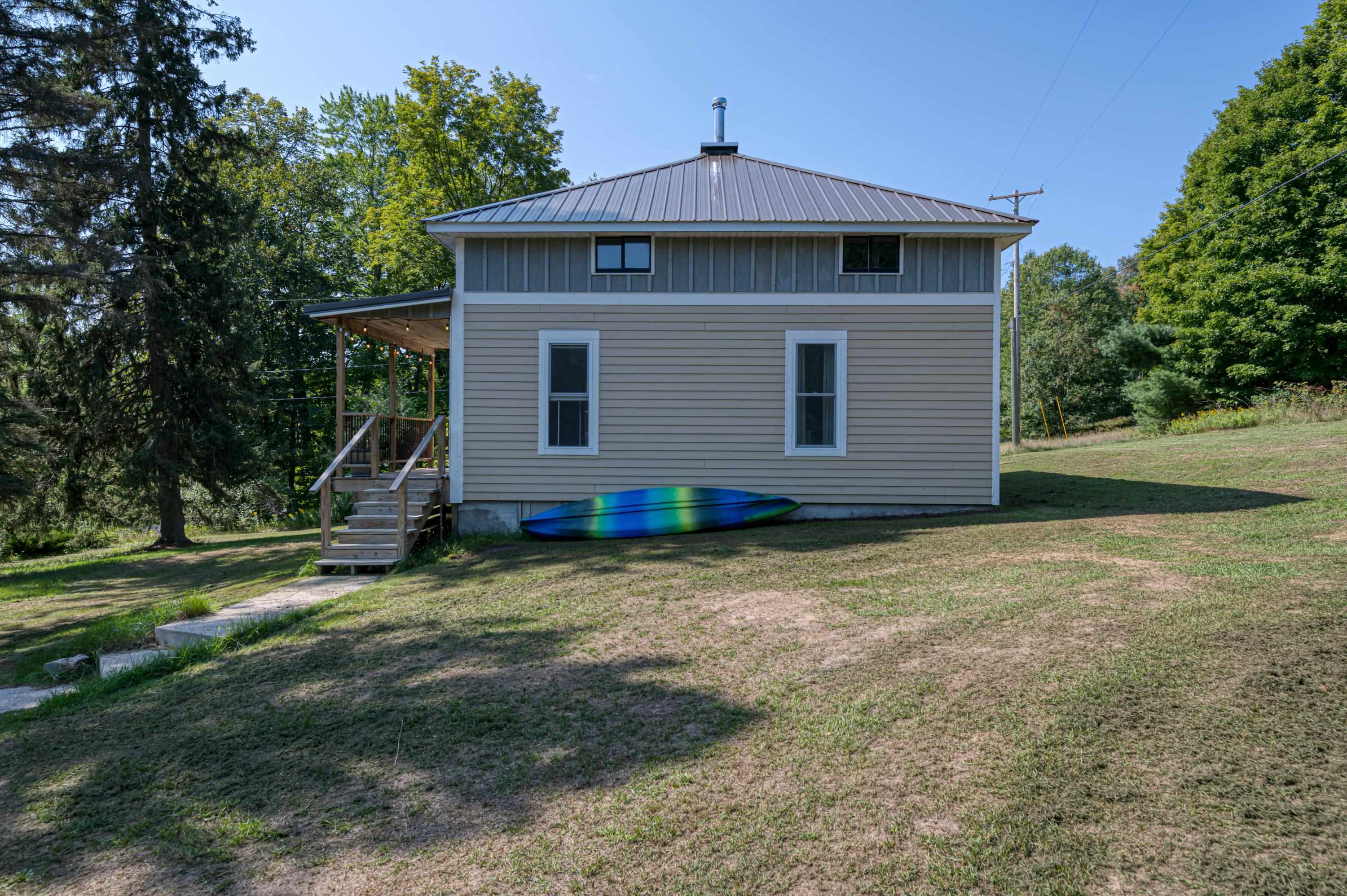 2250 Valley Road Honor, MI 49640 - Photo 7 of 37 Gallery Image 7