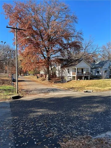 $43,000 | 936 Columbia Avenue, Leavenworth, KS 66048