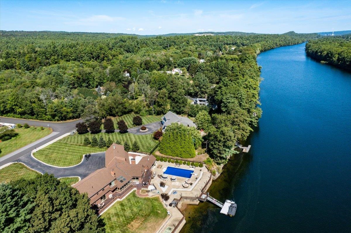 7 Meadowcrest Road Hooksett, NH 03106 - Photo 13 of 60