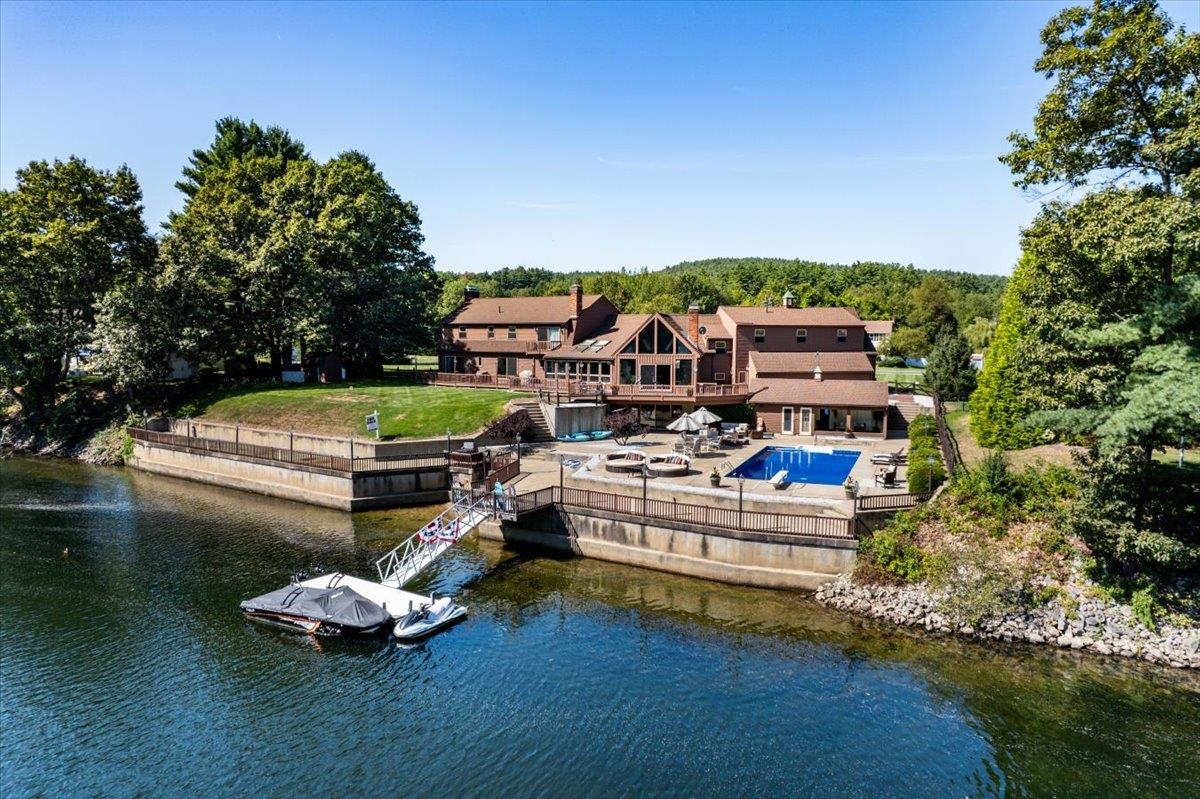 7 Meadowcrest Road Hooksett, NH 03106 - Photo 2 of 60