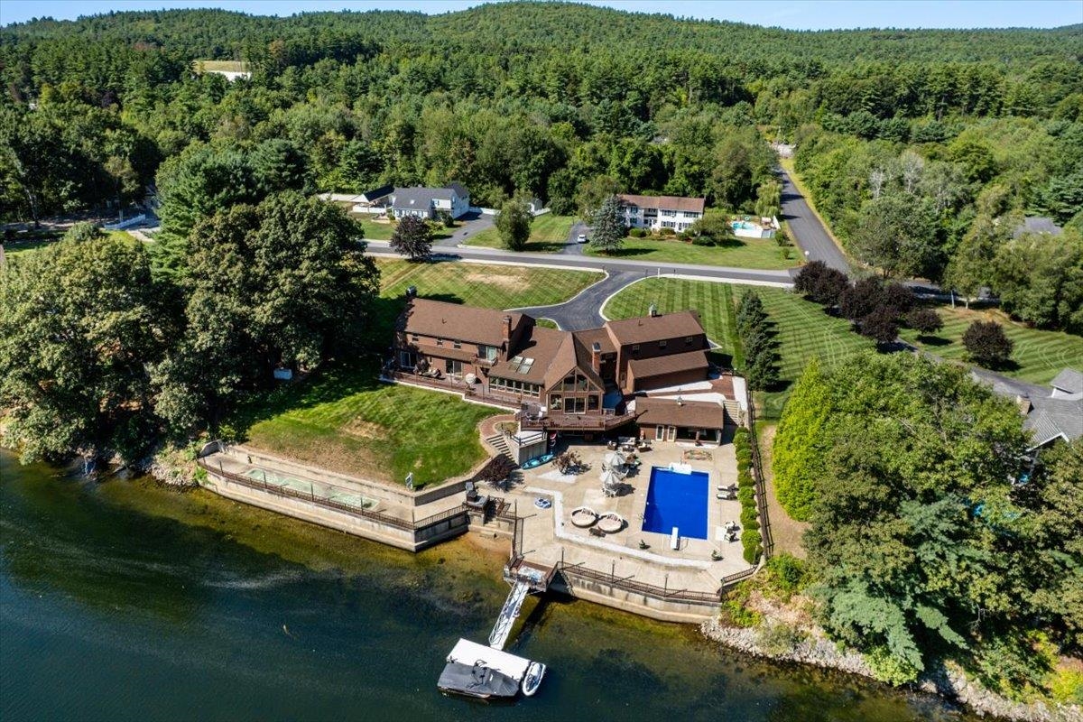 7 Meadowcrest Road Hooksett, NH 03106 - Photo 4 of 60