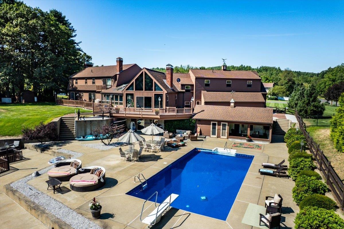 7 Meadowcrest Road Hooksett, NH 03106 - Photo 8 of 60