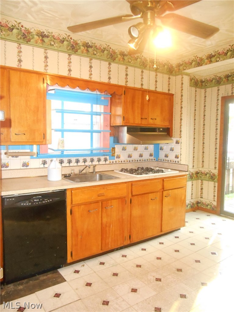 986 Chalker Street Akron, OH 44310 - Photo 4 of 17 Gallery Image 4