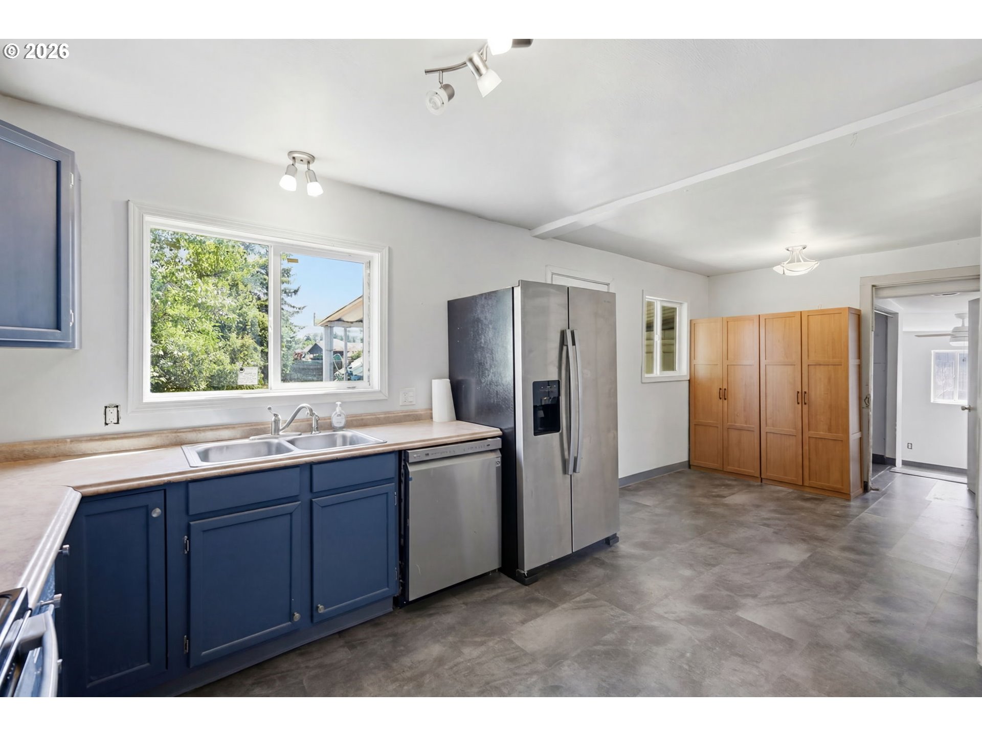 5135 C Street Springfield, OR 97478 - Photo 11 of 30 Kitchen