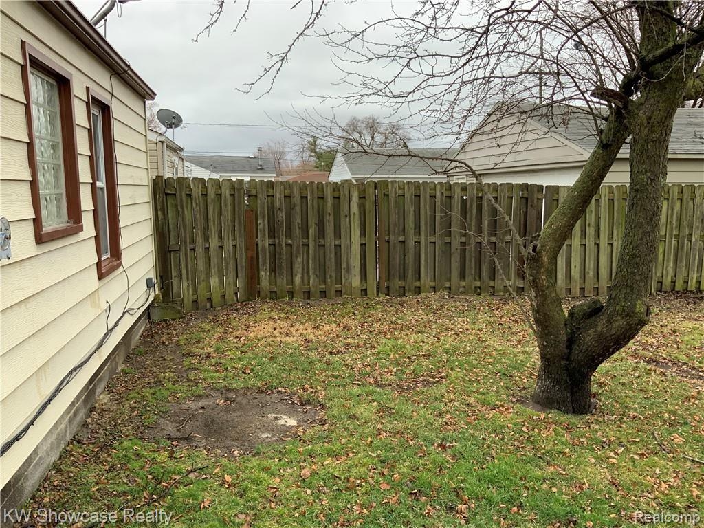 25645 Rosenbusch Boulevard Warren, MI 48089 - Photo 23 of 24