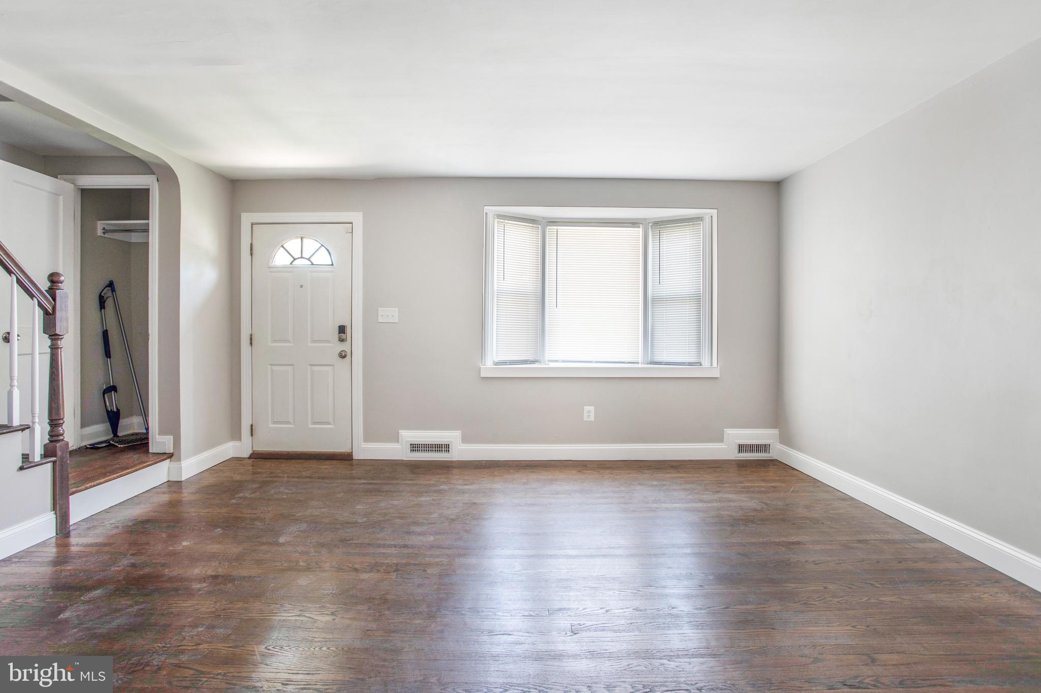 5002 Lindsay Road Baltimore, MD 21229 - Photo 5 of 49