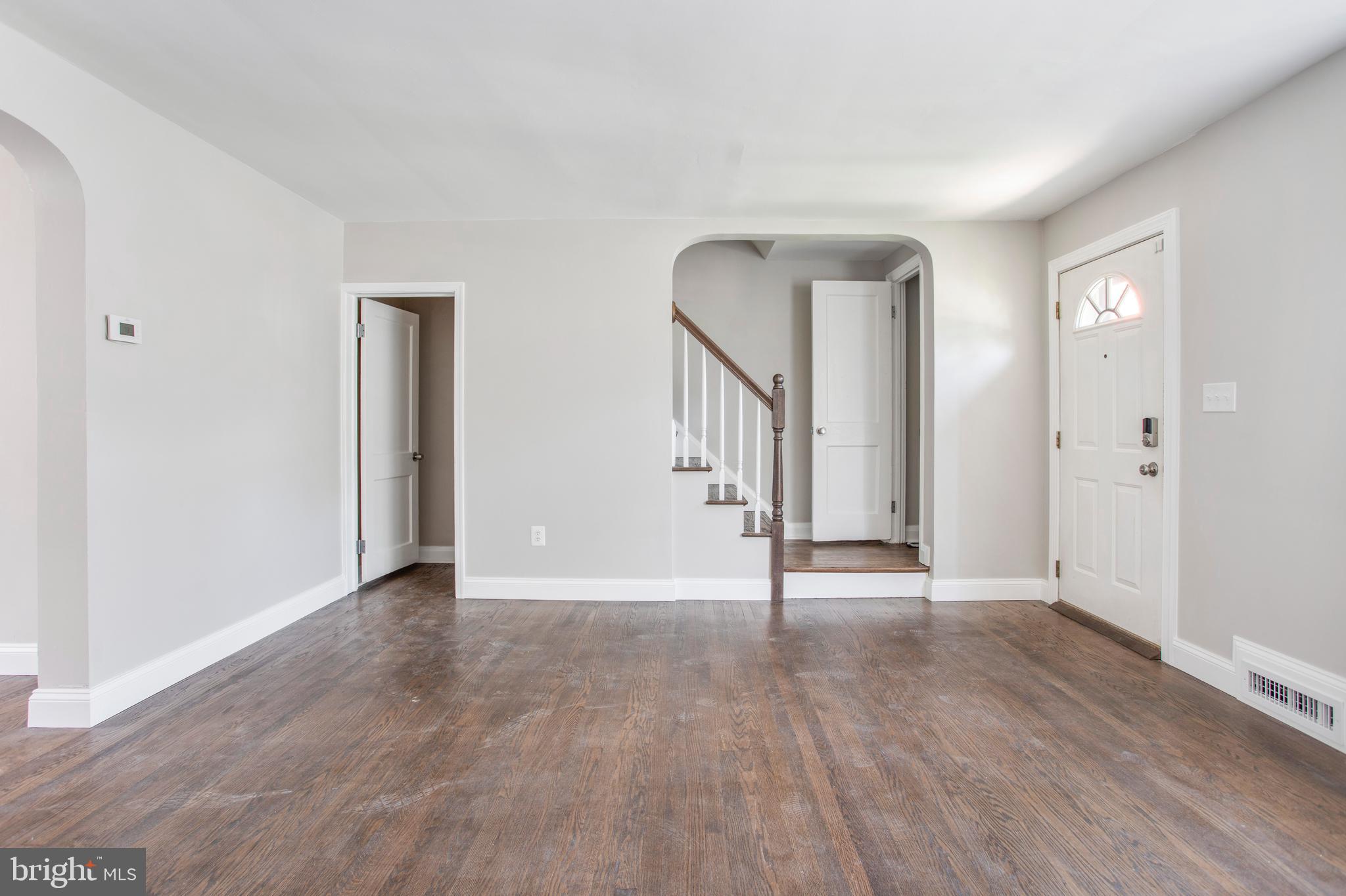 5002 Lindsay Road Baltimore, MD 21229 - Photo 6 of 49