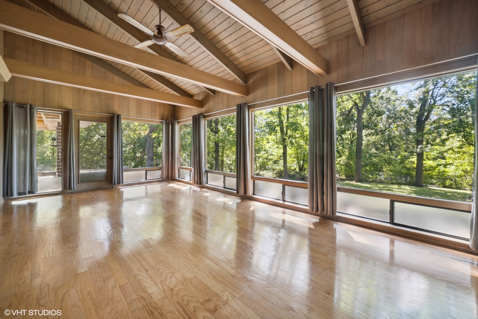 609 Ravine Road East Dundee, IL 60118 - Photo 8 of 15 a view of an entryway with wooden floor