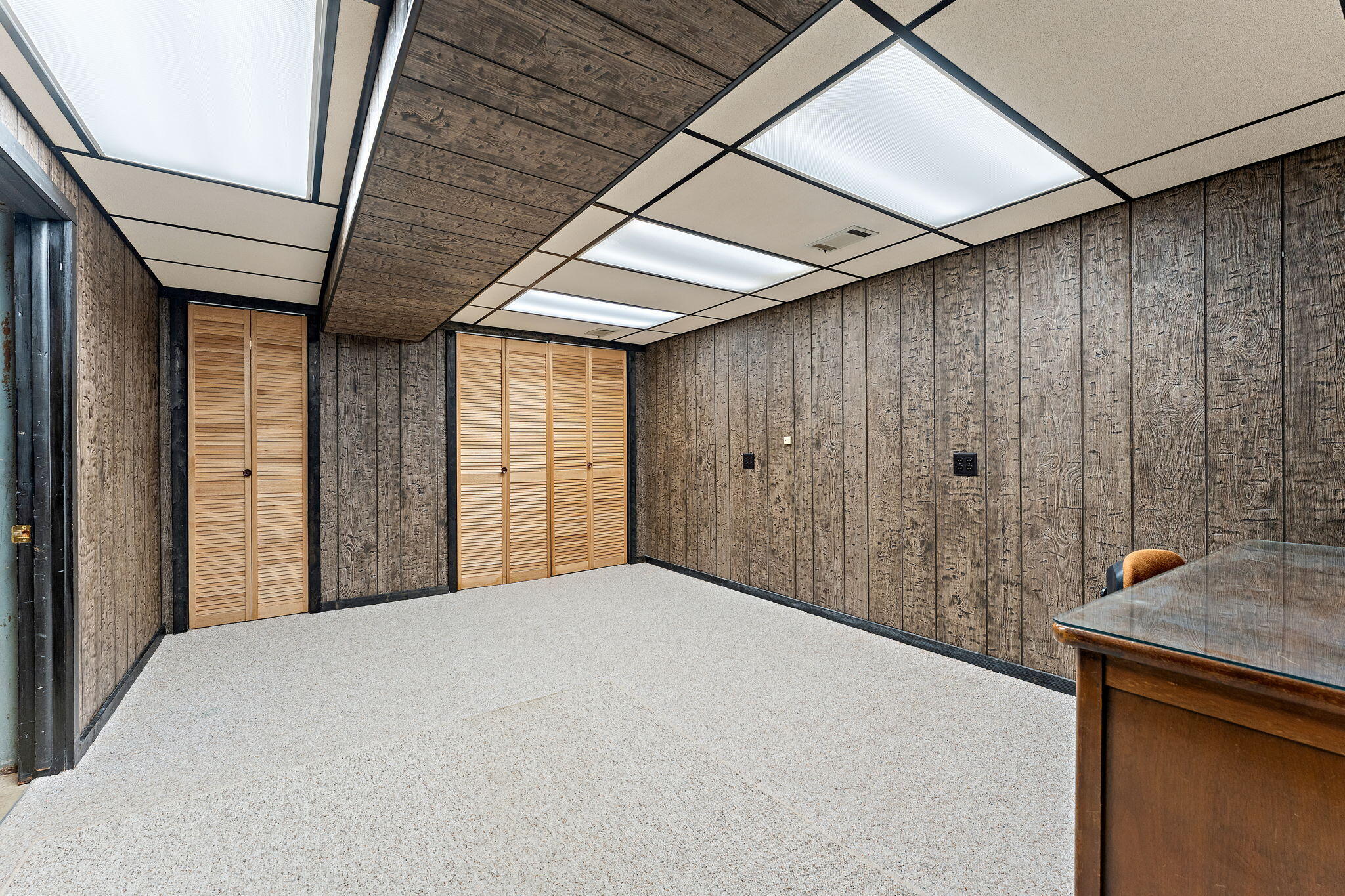 1012 Meridian Road Chesterton, IN 46304 - Photo 27 of 39 a very nice looking room with a large window