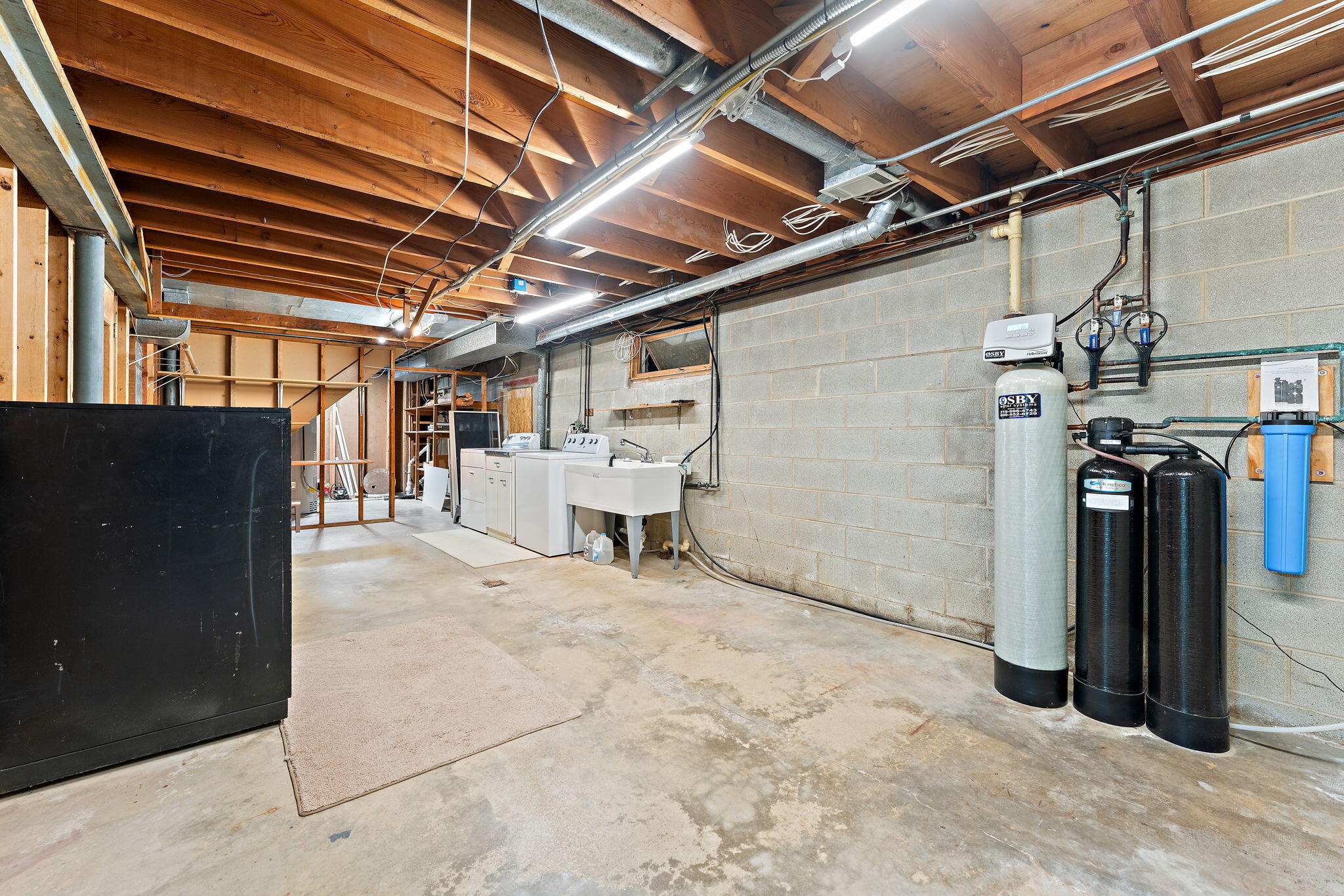 1012 Meridian Road Chesterton, IN 46304 - Photo 28 of 39 a view of a garage