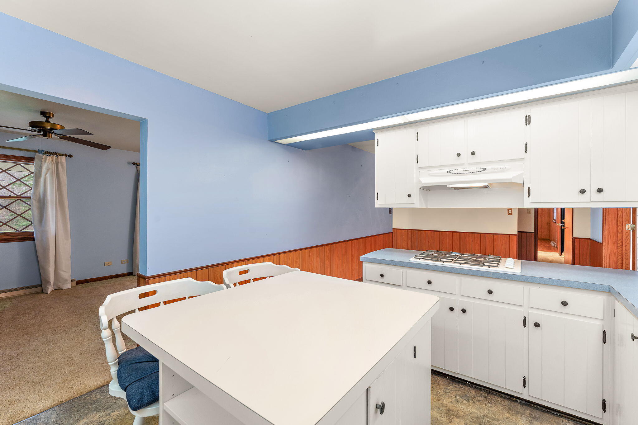1012 Meridian Road Chesterton, IN 46304 - Photo 9 of 39 a utility room with dryer and washer