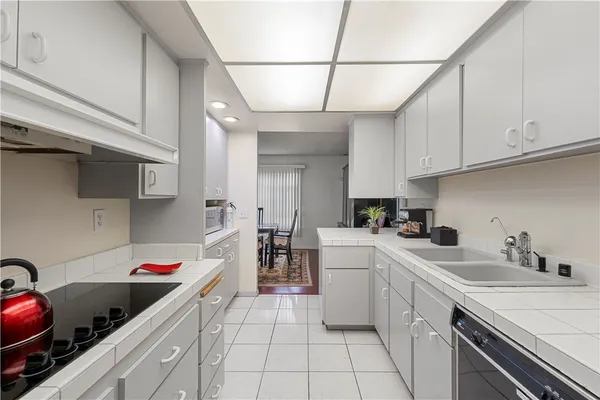 $675,000 | 3500 Manchester Avenue, Unit 240, Inglewood, CA 90305
