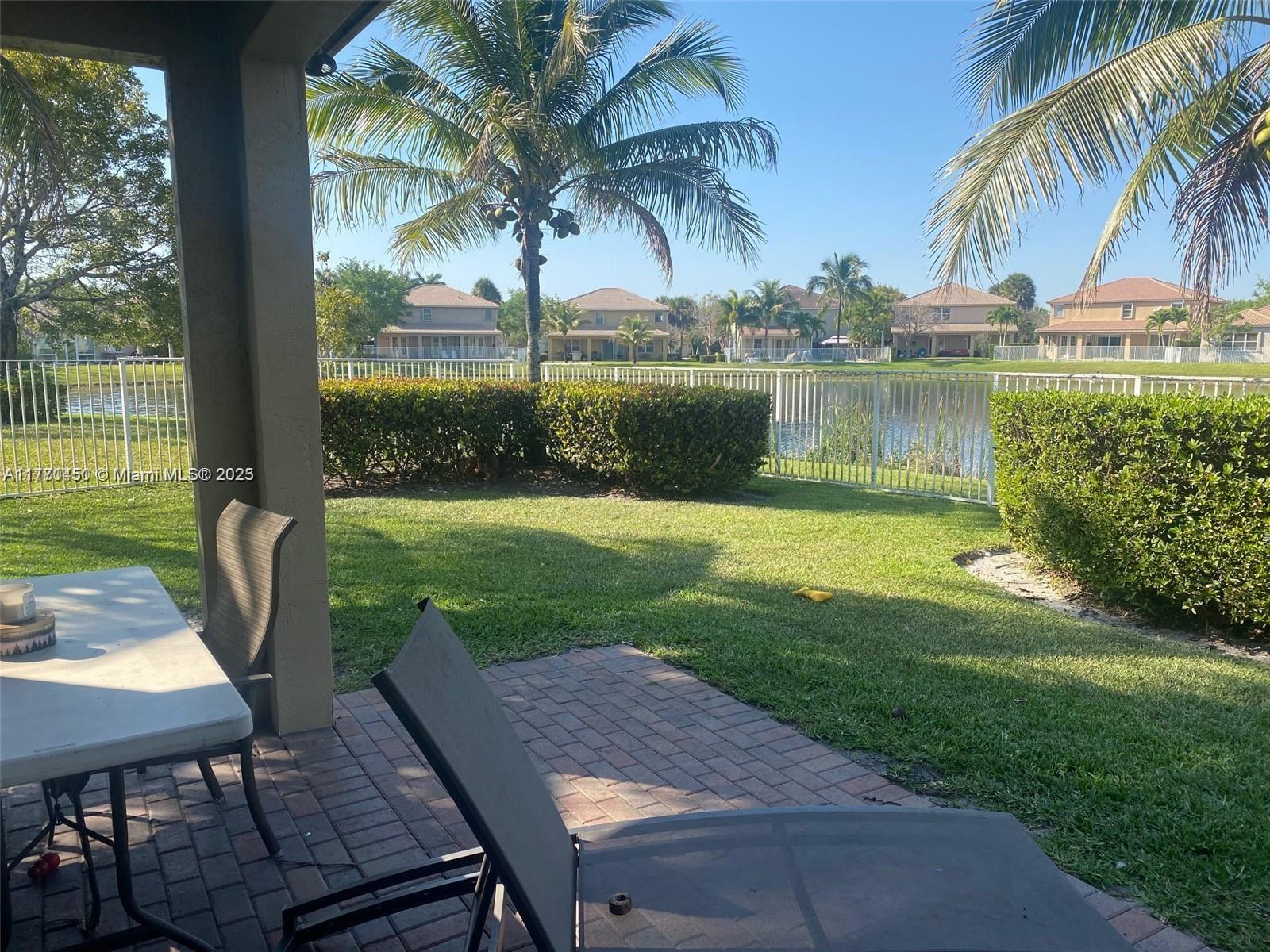 4322 Laurel Place Weston, FL 33332 - Photo 2 of 7