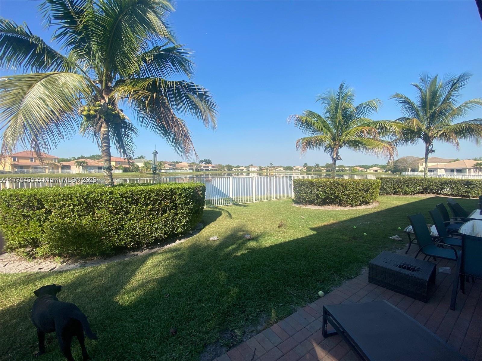 4322 Laurel Place Weston, FL 33332 - Photo 4 of 7