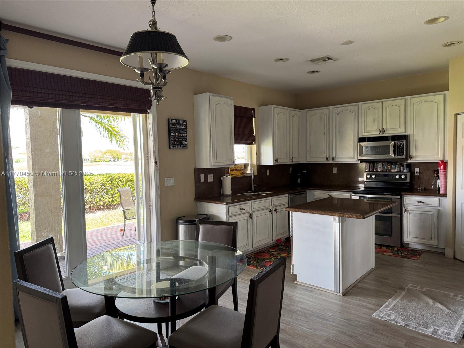 4322 Laurel Place Weston, FL 33332 - Photo 7 of 7