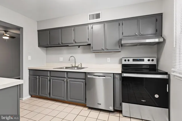 $1,195 | 4341 Carlisle Pike, Unit C7, Camp Hill, PA 17011