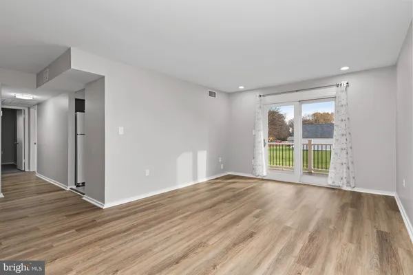 $1,295 | 4341 Carlisle Pike, Unit C7, Camp Hill, PA 17011