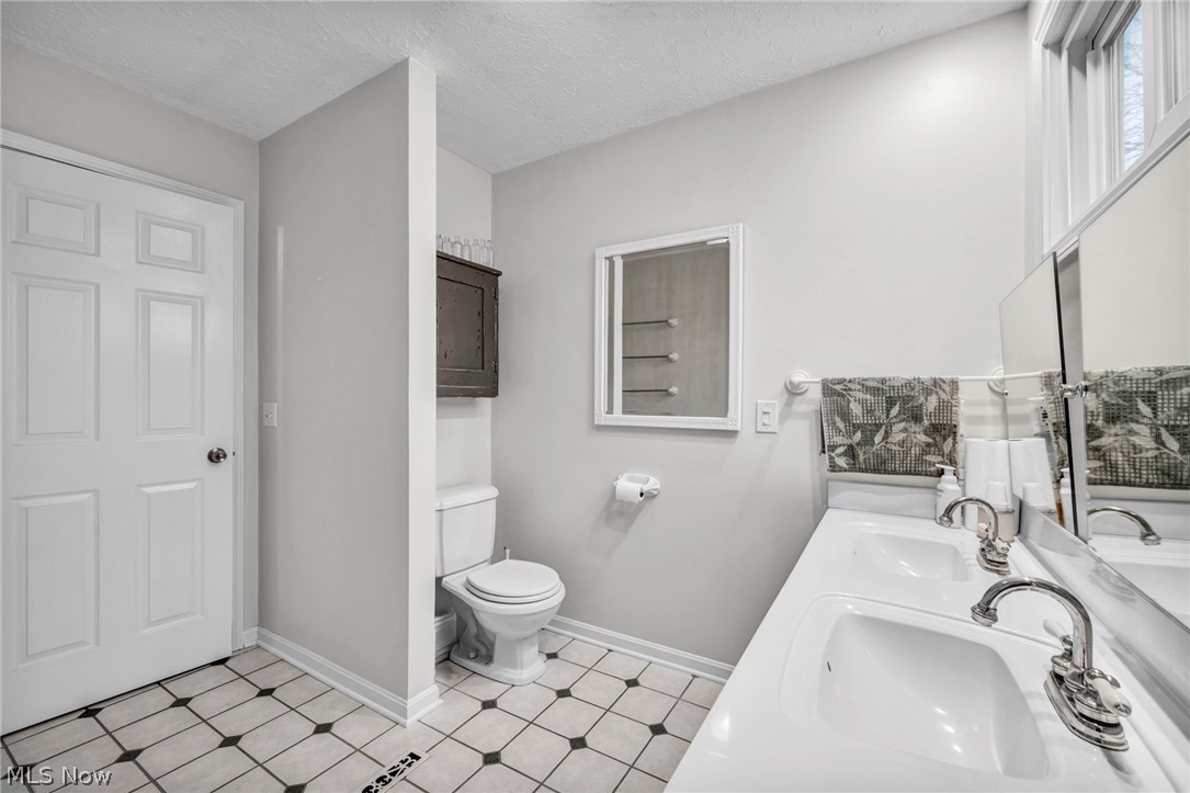 11870 Chamberlain Road Mantua, OH 44255 - Photo 21 of 45 Gallery Image 21