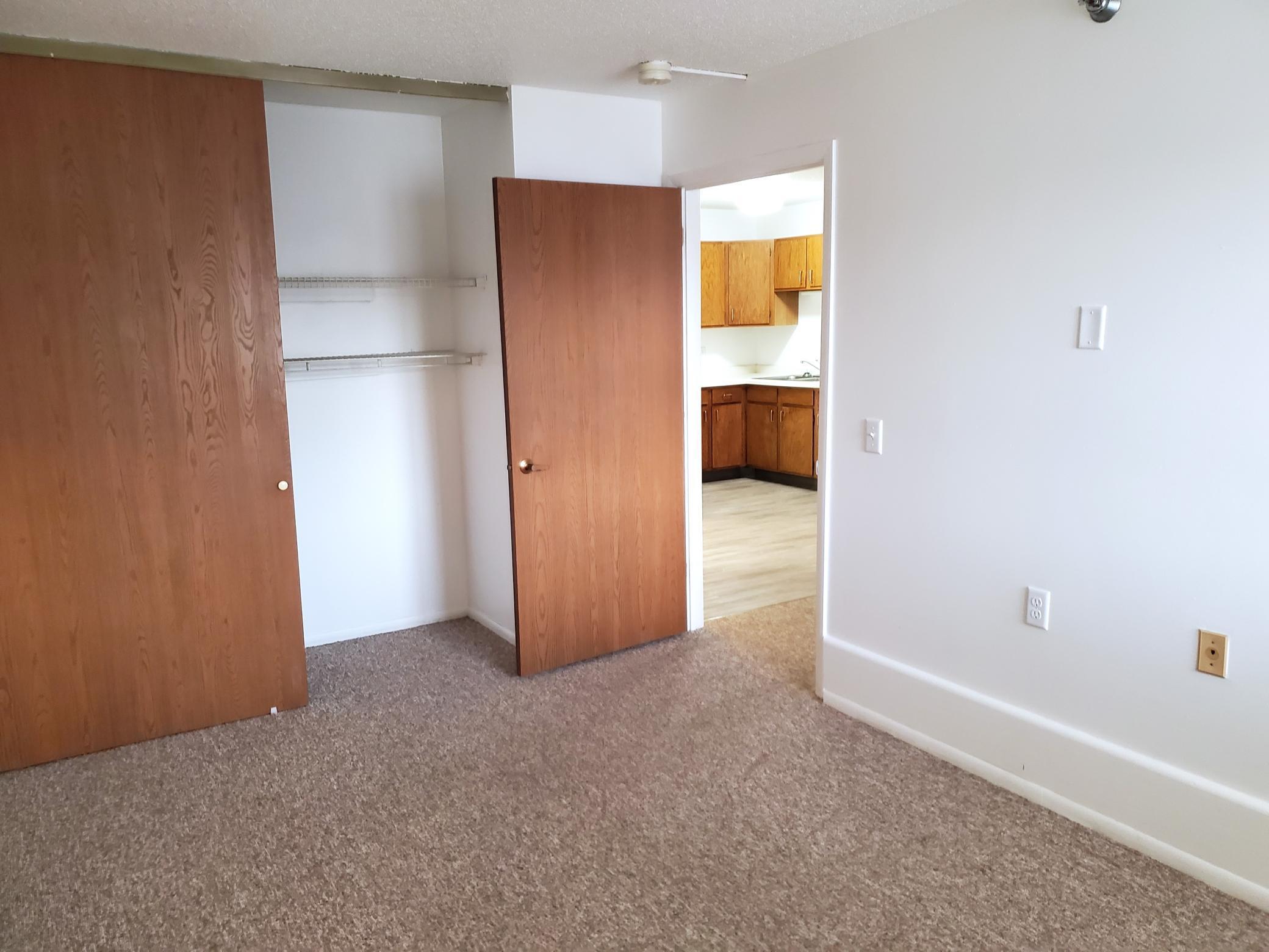 215 Linden Avenue West Winsted, MN 55395 - Photo 5 of 15