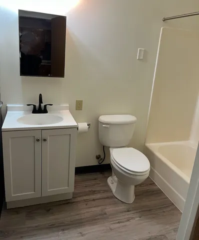 $929 | 215 Linden Avenue West, Winsted, MN 55395