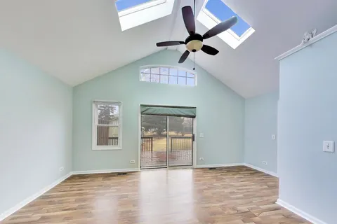 $349,000 | 27W734 Parkview Avenue, Warrenville, IL 60555