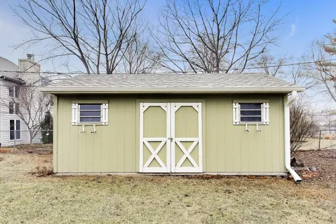 $349,000 | 27W734 Parkview Avenue, Warrenville, IL 60555