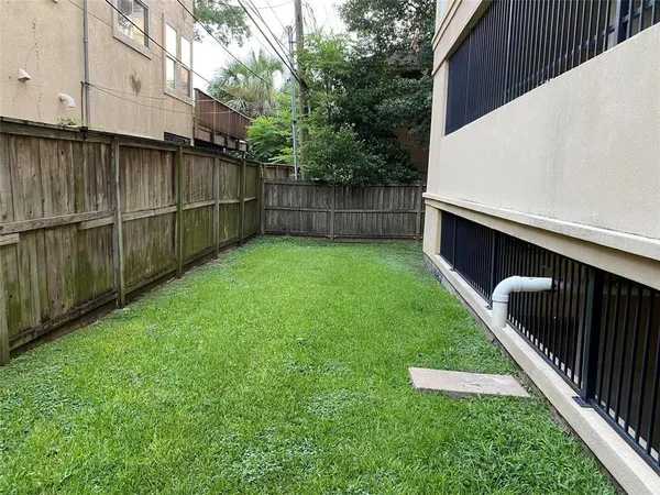 $183,000 | 2203 Dorrington Street, Unit 208, Houston, TX 77030