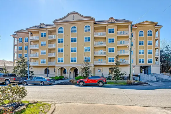 $183,000 | 2203 Dorrington Street, Unit 208, Houston, TX 77030