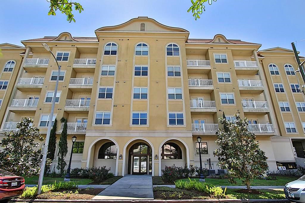 2203 Dorrington Street, Unit 208 Houston, TX 77030 - Photo 31 of 32 a front view of a building