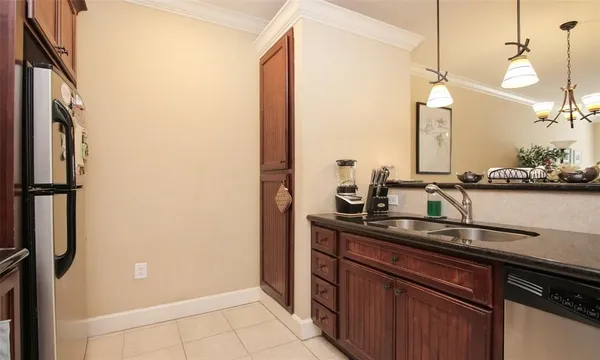 $183,000 | 2203 Dorrington Street, Unit 208, Houston, TX 77030