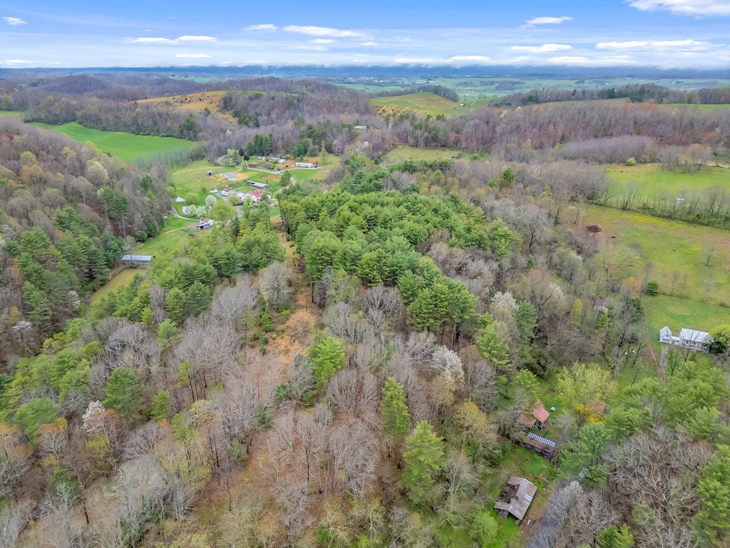 1509 Huckleberry Road Crockett, VA 24323 - Photo 31 of 35 Gallery Image 31