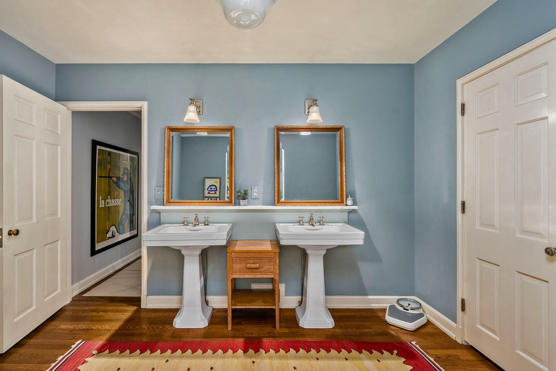180 Ashbourne Road Columbus, OH 43209 - Photo 27 of 62 Primary Suite