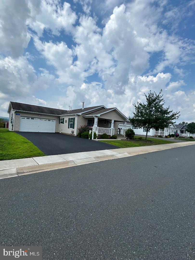 150 Random Road Douglassville, PA 19518 - Photo 5 of 32 a front view of house with yard