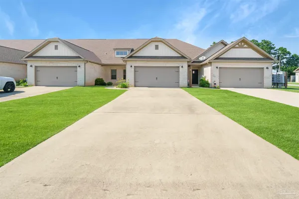 $1,895 | 704 Brambling Court, Cantonment, FL 32533