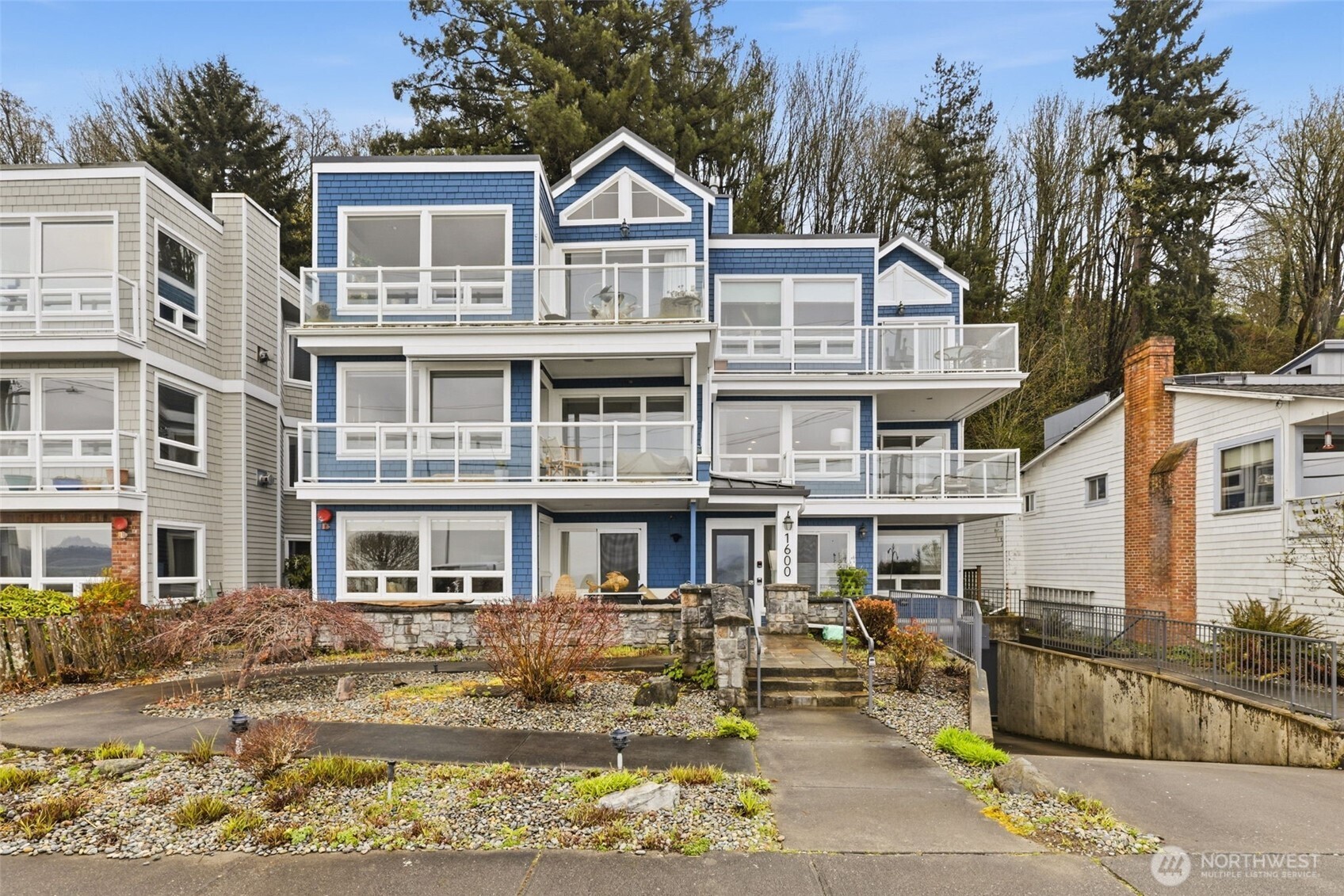 1600 Alki Avenue Southwest, Unit 202 Seattle, WA 98116 - Photo 2 of 27