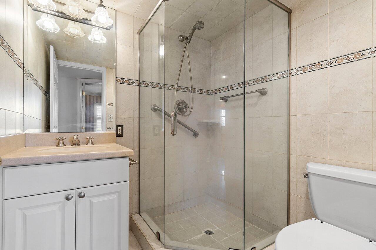 2871 North Ocean Boulevard, Unit R444 Boca Raton, FL 33431 - Photo 20 of 38 2nd Full Bath