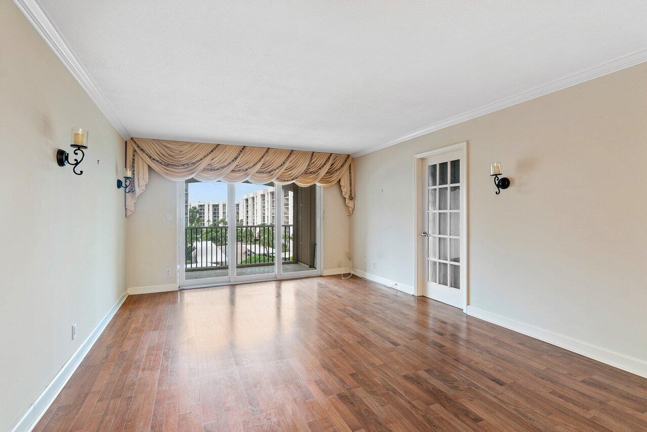 2871 North Ocean Boulevard, Unit R444 Boca Raton, FL 33431 - Photo 9 of 38 Interior View, Master Bedroom