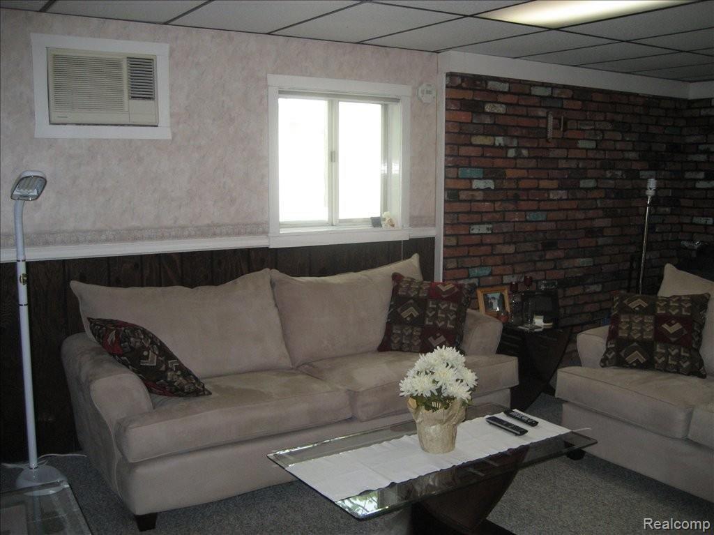 20105 Haggerty Road Belleville, MI 48111 - Photo 8 of 13 Family Room b