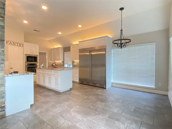 $2,600 | 2222 Alberton Lane, Pearland, TX 77584