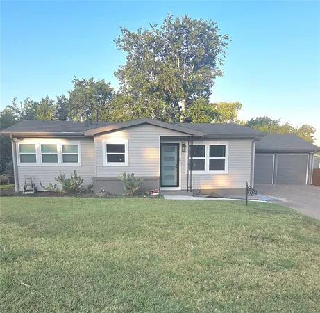 $1,800 | 2329 Cass Street, Fort Worth, TX 76112