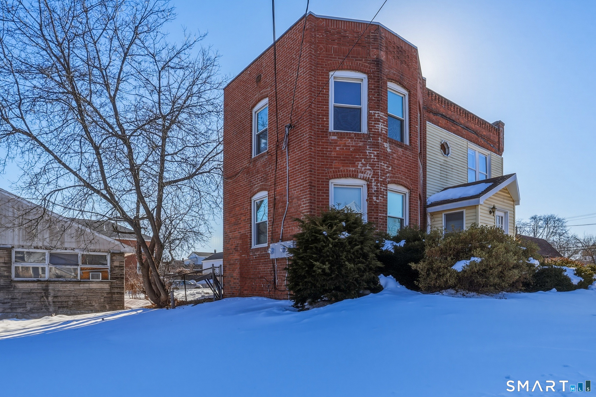 337 Allen Street New Britain, CT 06053 - Photo 3 of 40