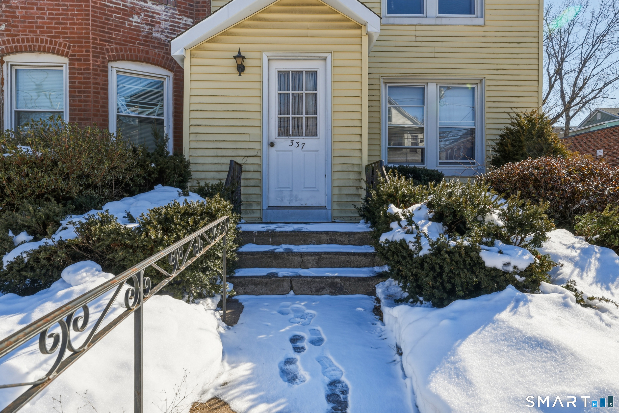 337 Allen Street New Britain, CT 06053 - Photo 4 of 40