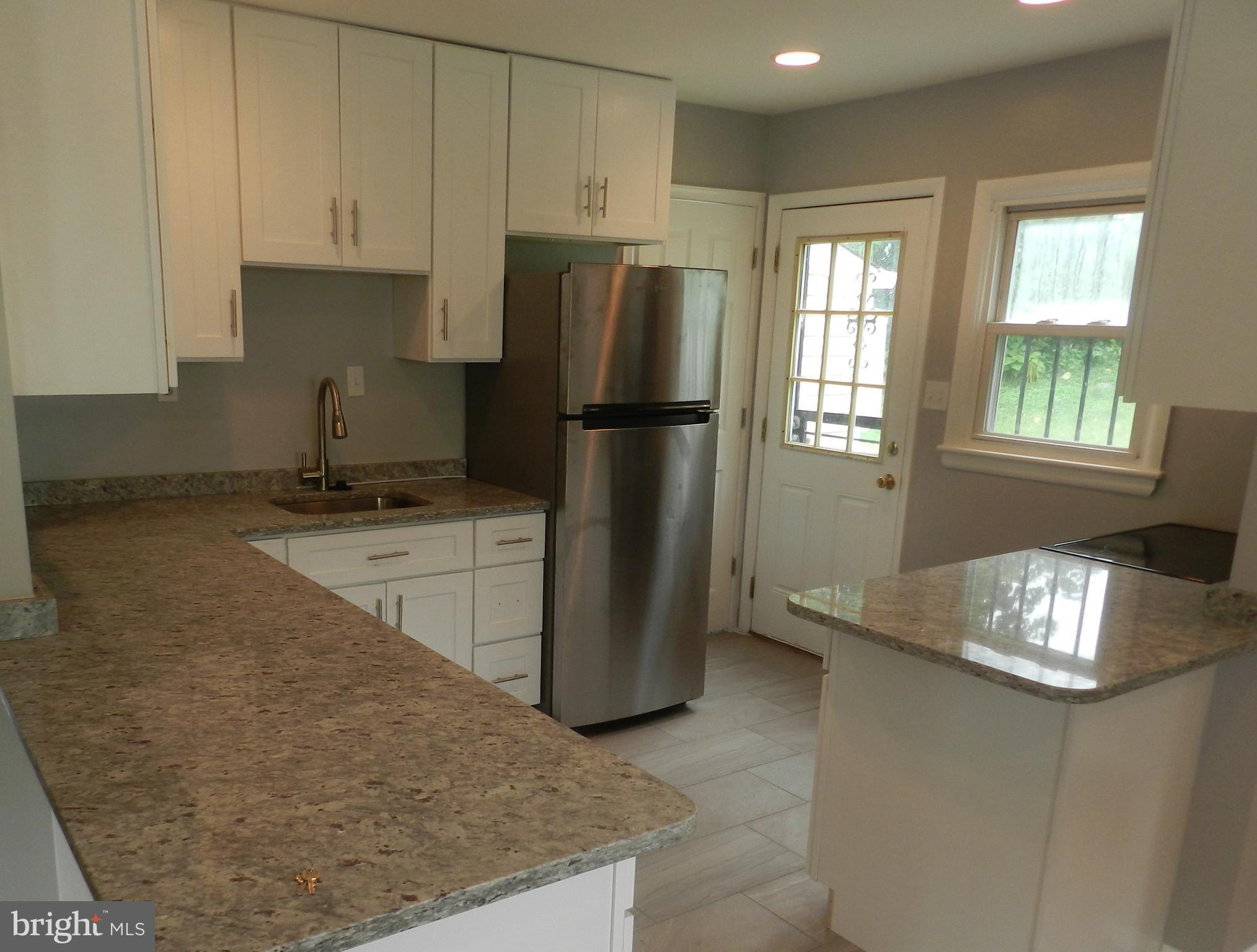 3902 92nd Avenue Springdale, MD 20706 - Photo 5 of 16 Kitchen counters