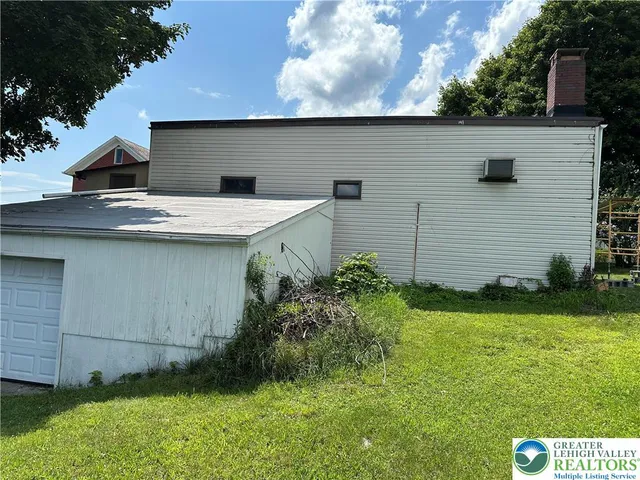 $318,900 | 527 Division Street, Bangor, PA 18013