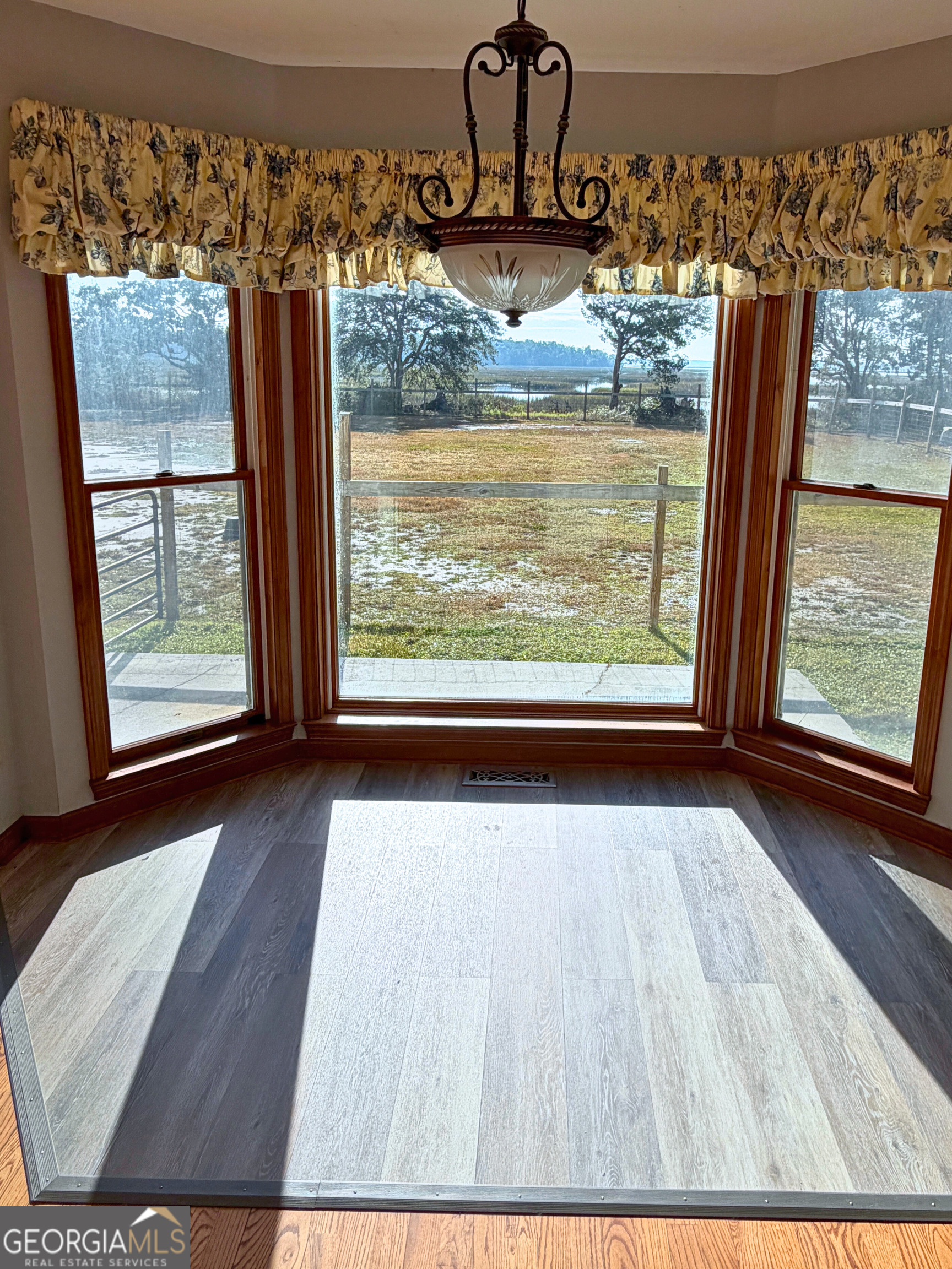 1818 Union Carbide Road Woodbine, GA 31569 - Photo 13 of 33 a view of sky from window