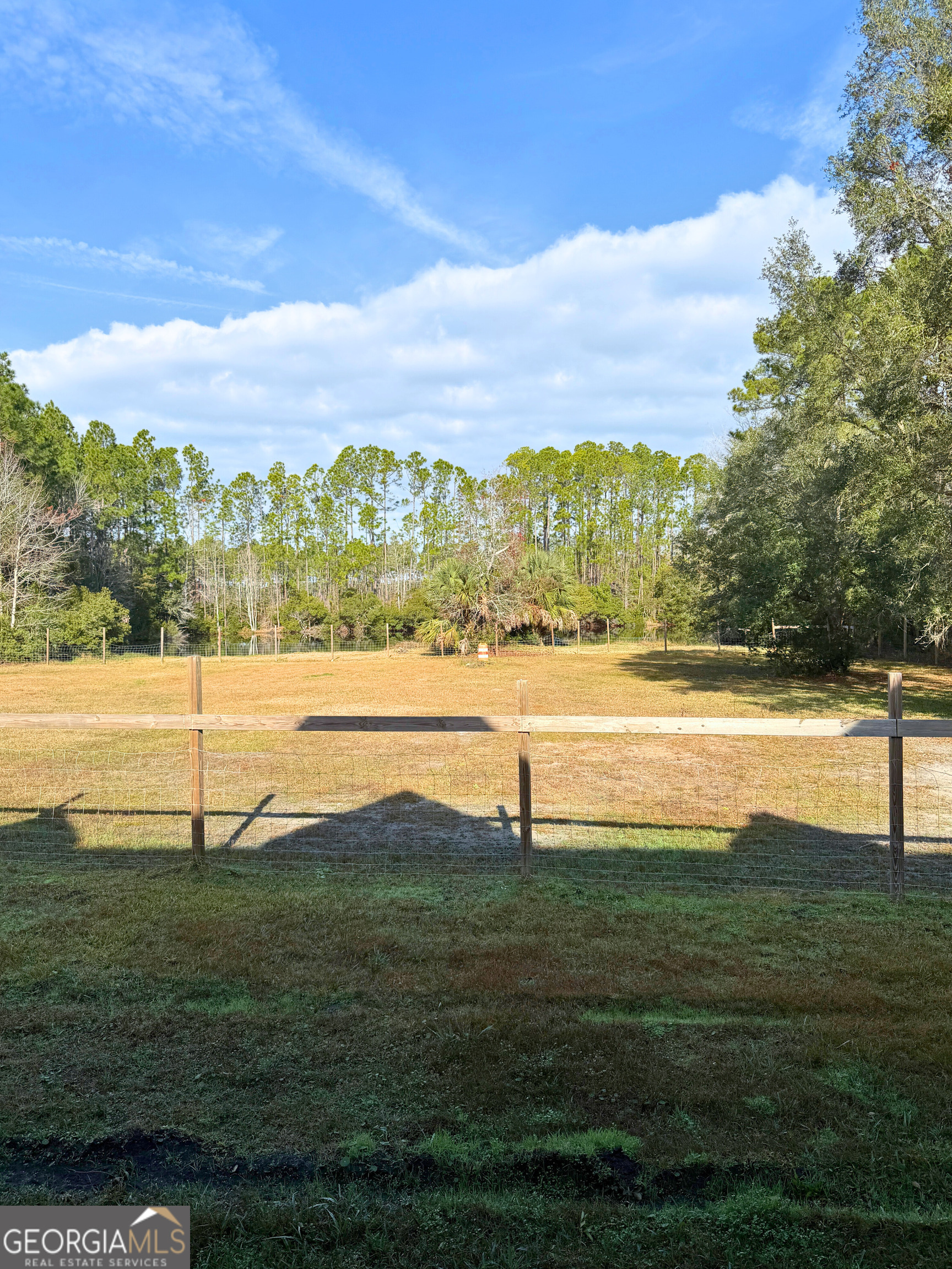 1818 Union Carbide Road Woodbine, GA 31569 - Photo 32 of 33 a view of an ocean and a yard