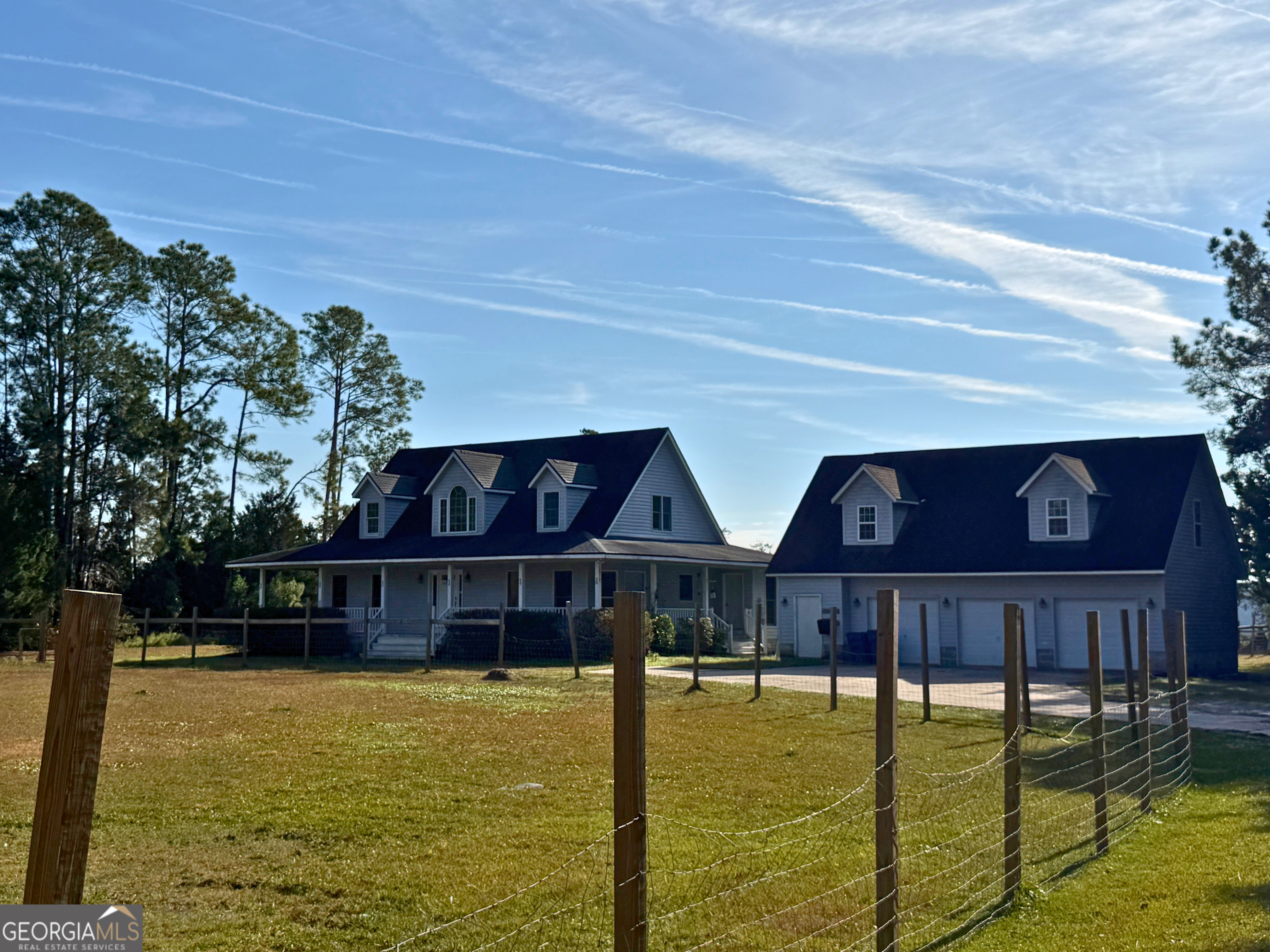 1818 Union Carbide Road Woodbine, GA 31569 - Photo 4 of 33 a view of a swimming pool with seating space