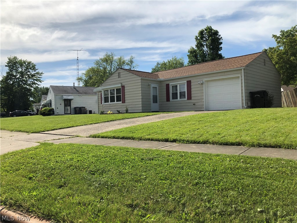 688 Weller Road Elyria, OH 44035 - Photo 2 of 20 Gallery Image 2